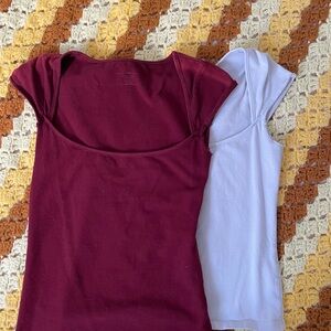 Brandy melville Scoop Neck Cap Sleeve Top — Burgundy and light blue